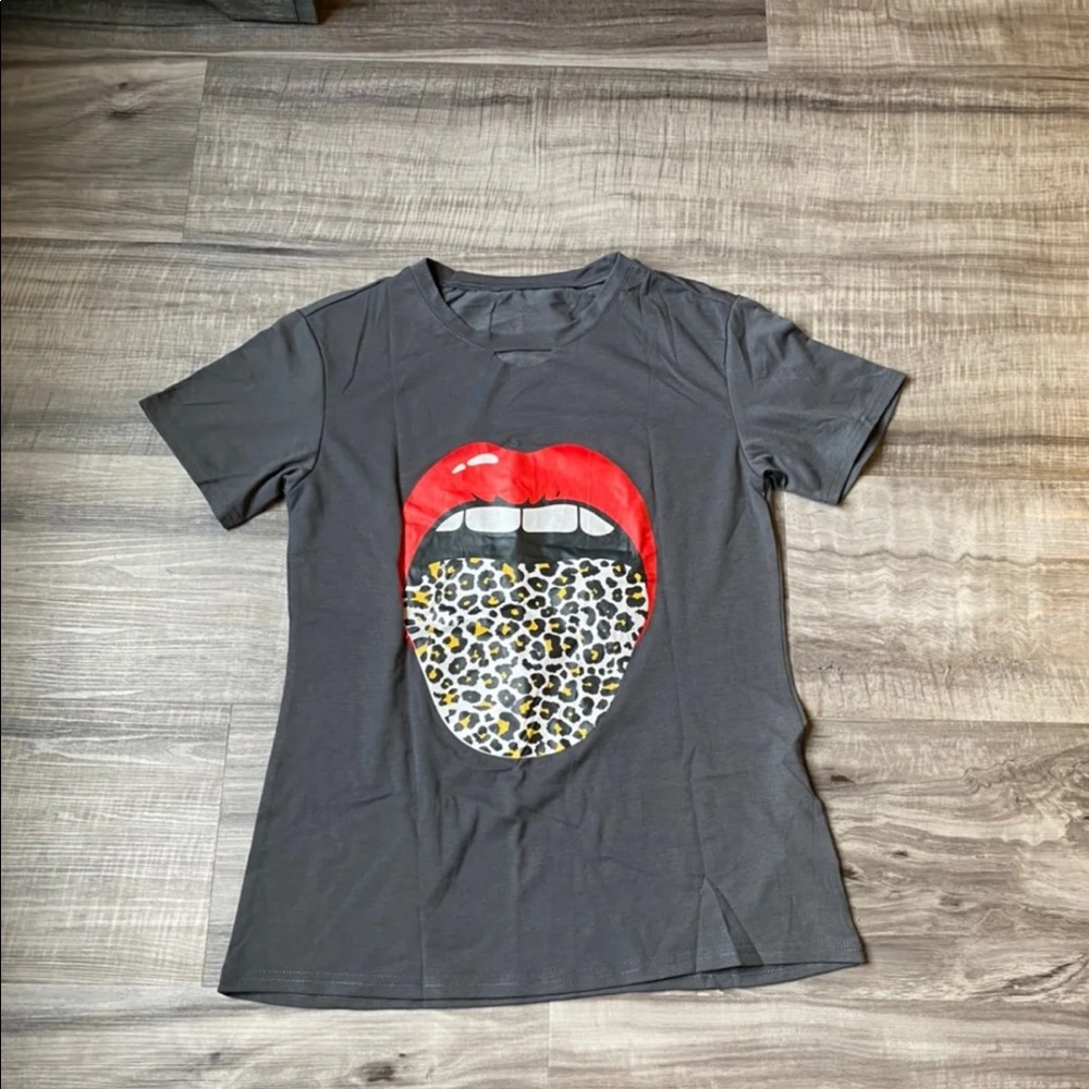 Leopard tongue shirt